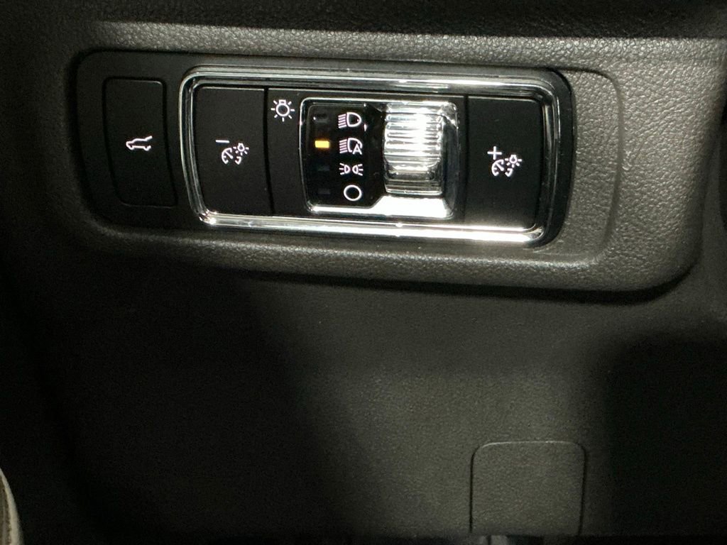 Used 2023 Lincoln Corsair Reserve w/ Equipment Group 201A FWD image 57