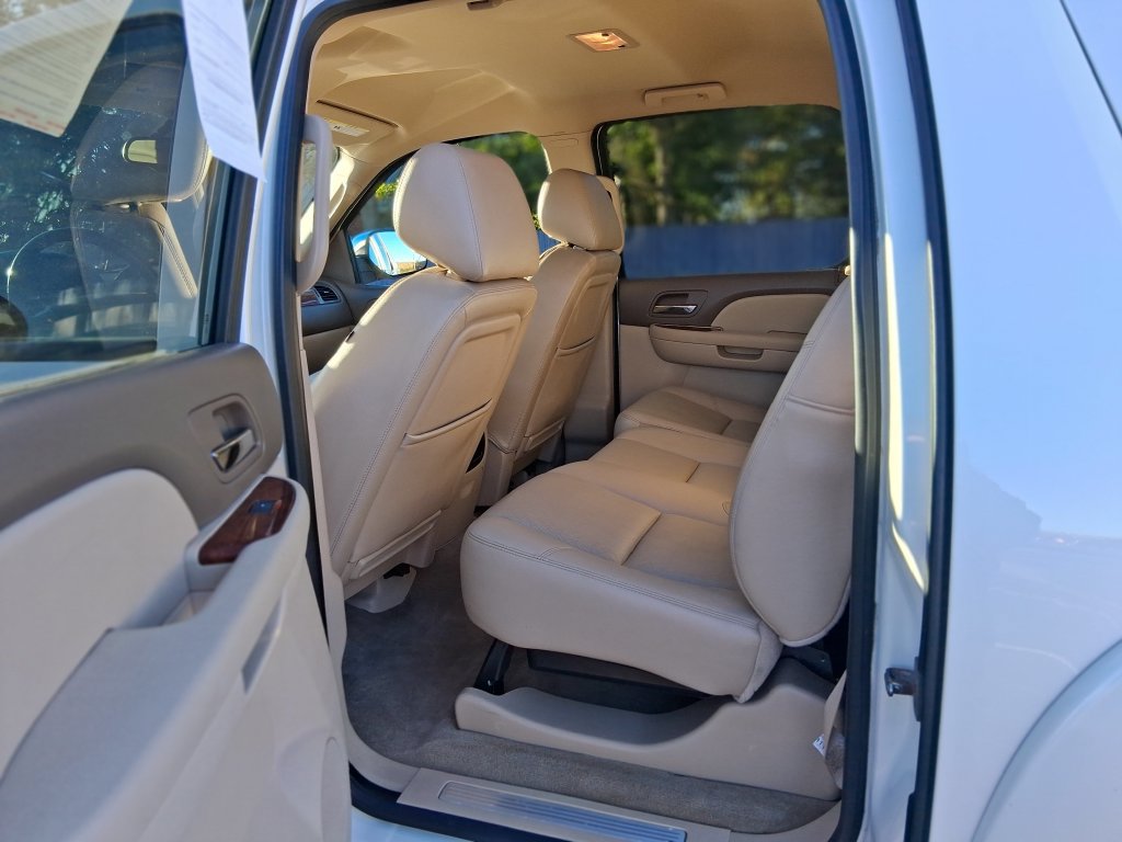 Used 2012 Chevrolet Avalanche LTZ AWD/4WD image 19