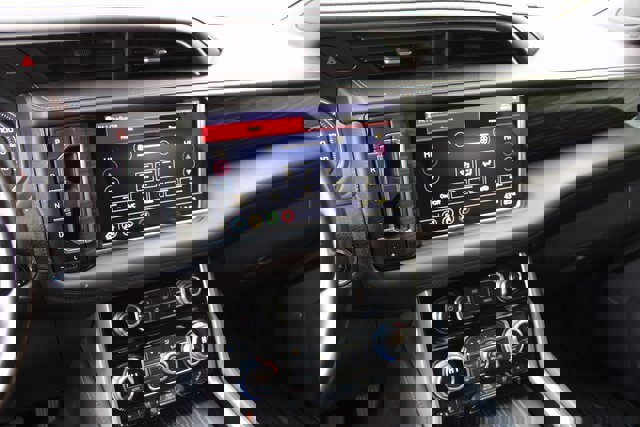 Used 2021 GMC Yukon Denali w/ Denali Premium Package image 8