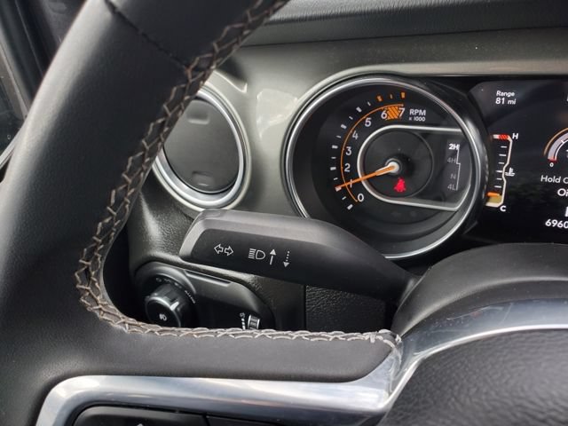 Used 2023 Jeep Wrangler Unlimited Sahara AWD/4WD image 13