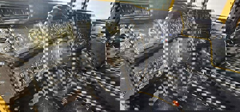 Used 2002 HUMMER H1 Open Top image 7