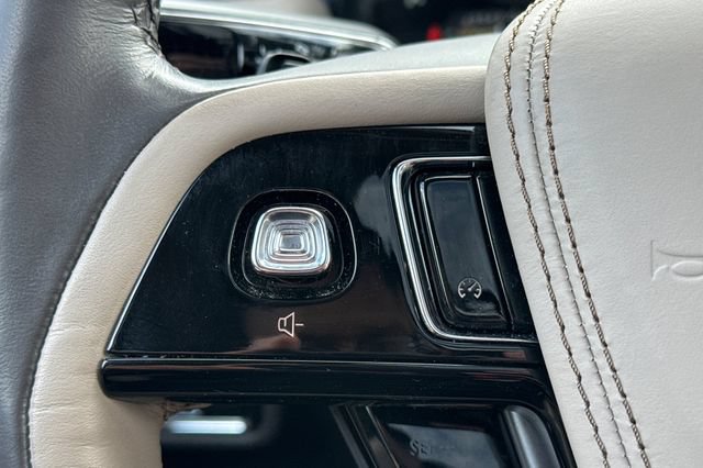 Used 2022 Lincoln Aviator Reserve w/ Elements Package Plus AWD/4WD image 37
