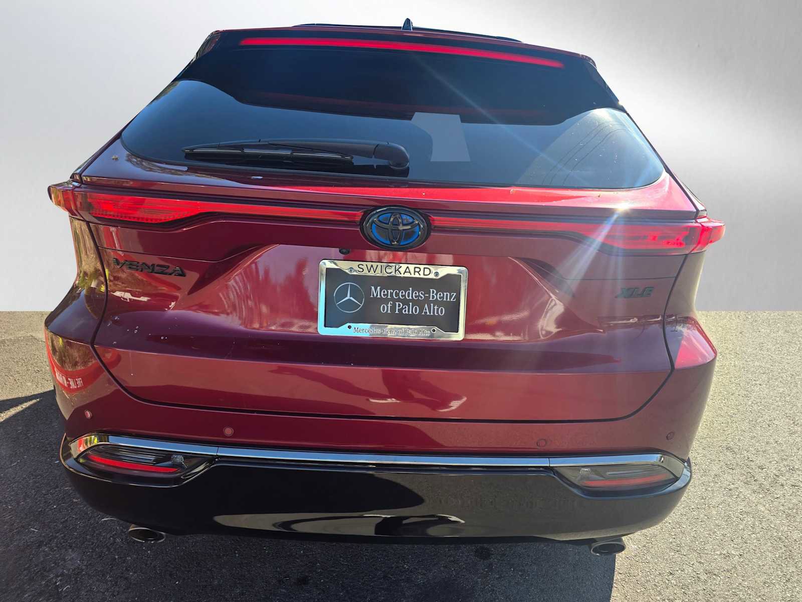 Used 2023 Toyota Venza Nightshade image 4