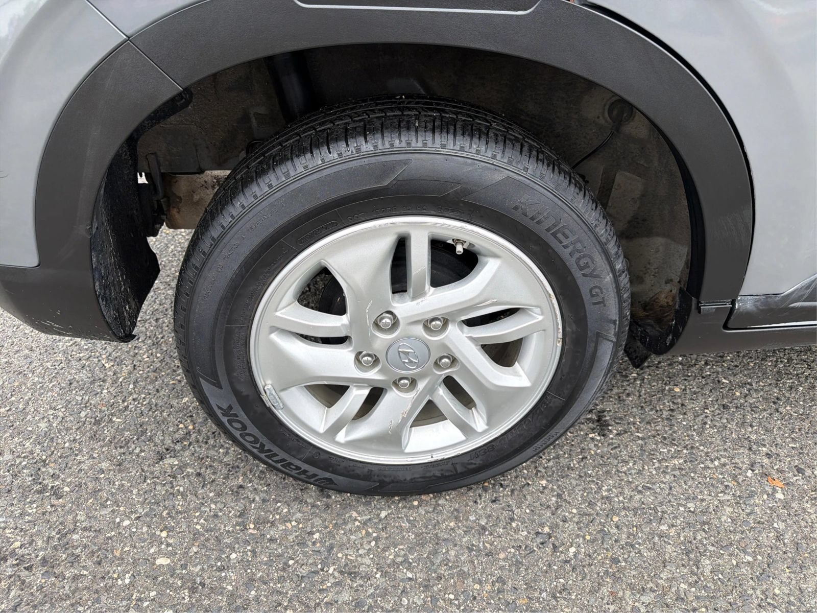 Used 2021 Hyundai Venue SE FWD image 14