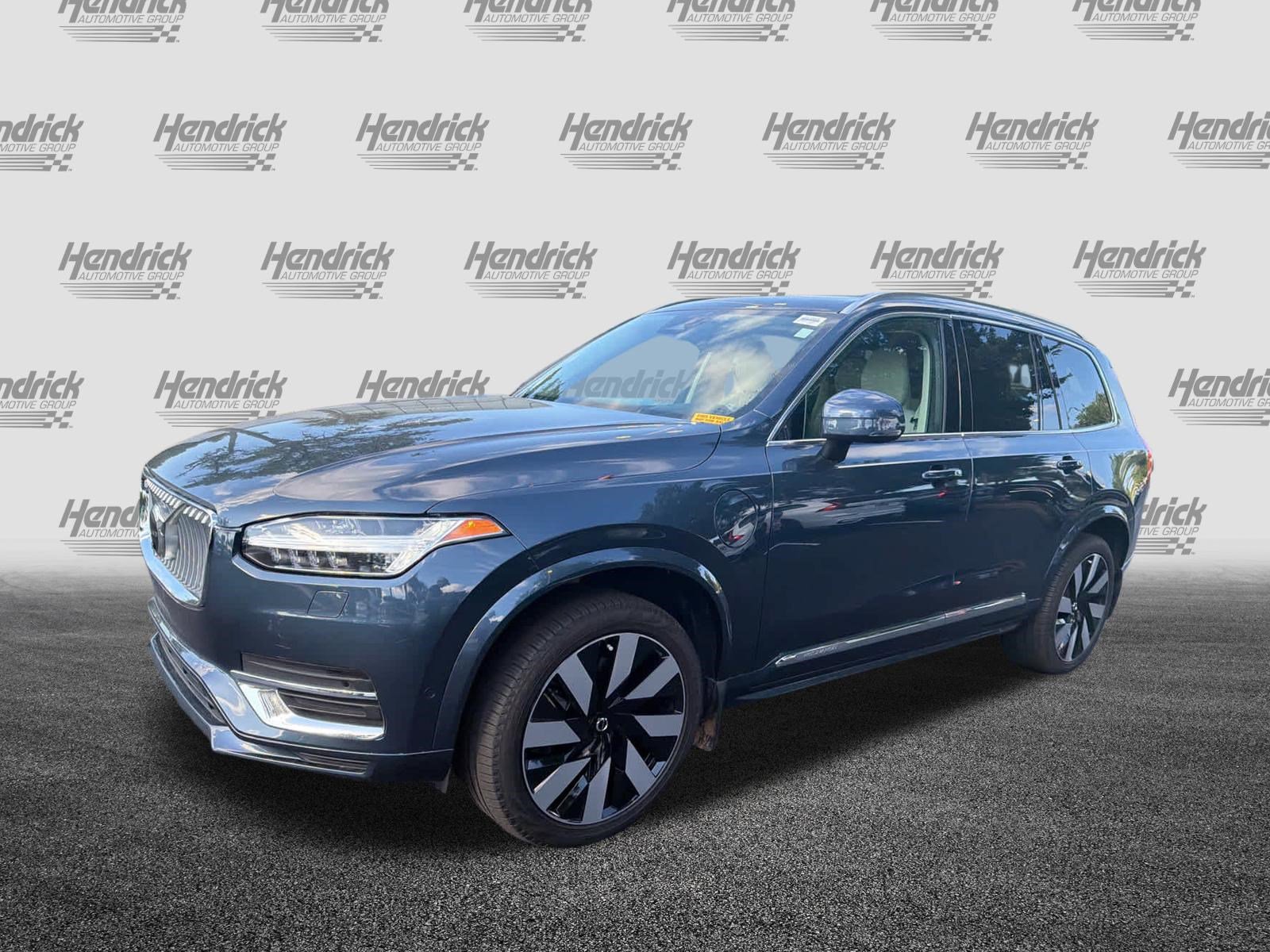 Used 2024 Volvo XC90 T8 Plus w/ Protection Package Premier AWD/4WD image 6