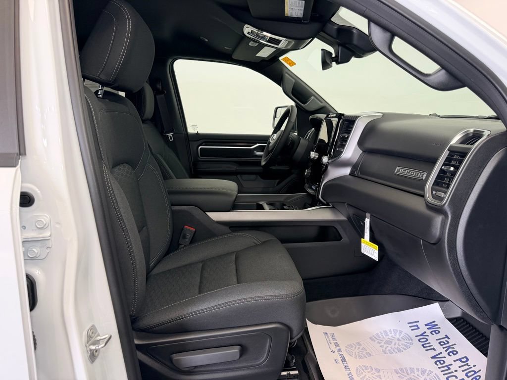 New 2026 RAM 1500 Big Horn AWD/4WD image 9