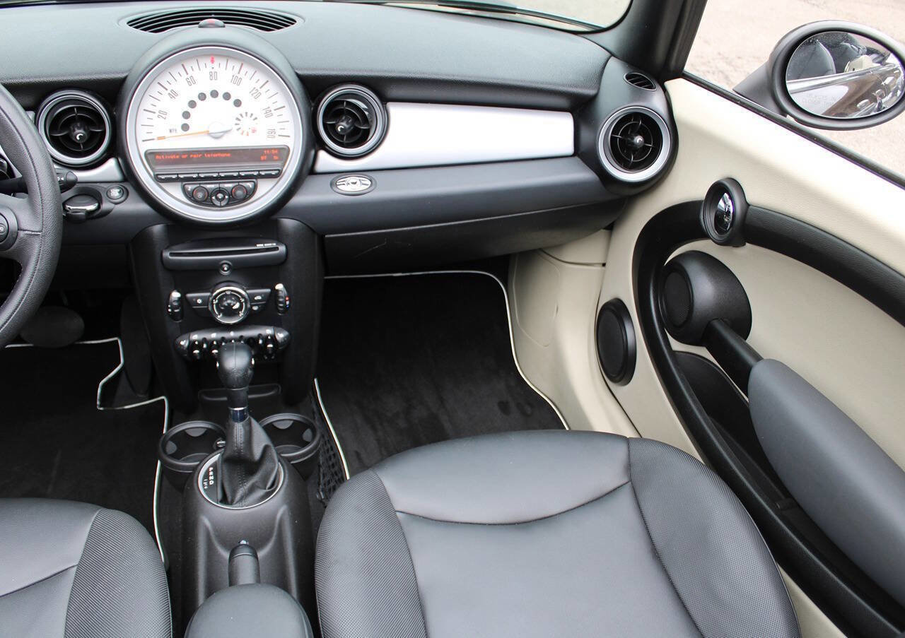 Used 2012 MINI Cooper Convertible image 18