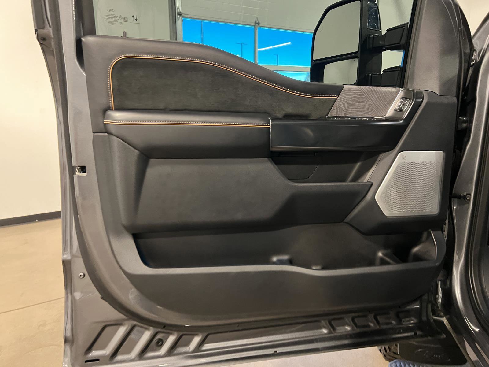 Used 2024 Ford F250 Platinum image 28