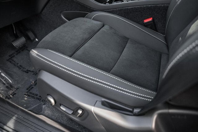 New 2026 Volvo XC40 B5 Ultra w/ Protection Package Premier image 35