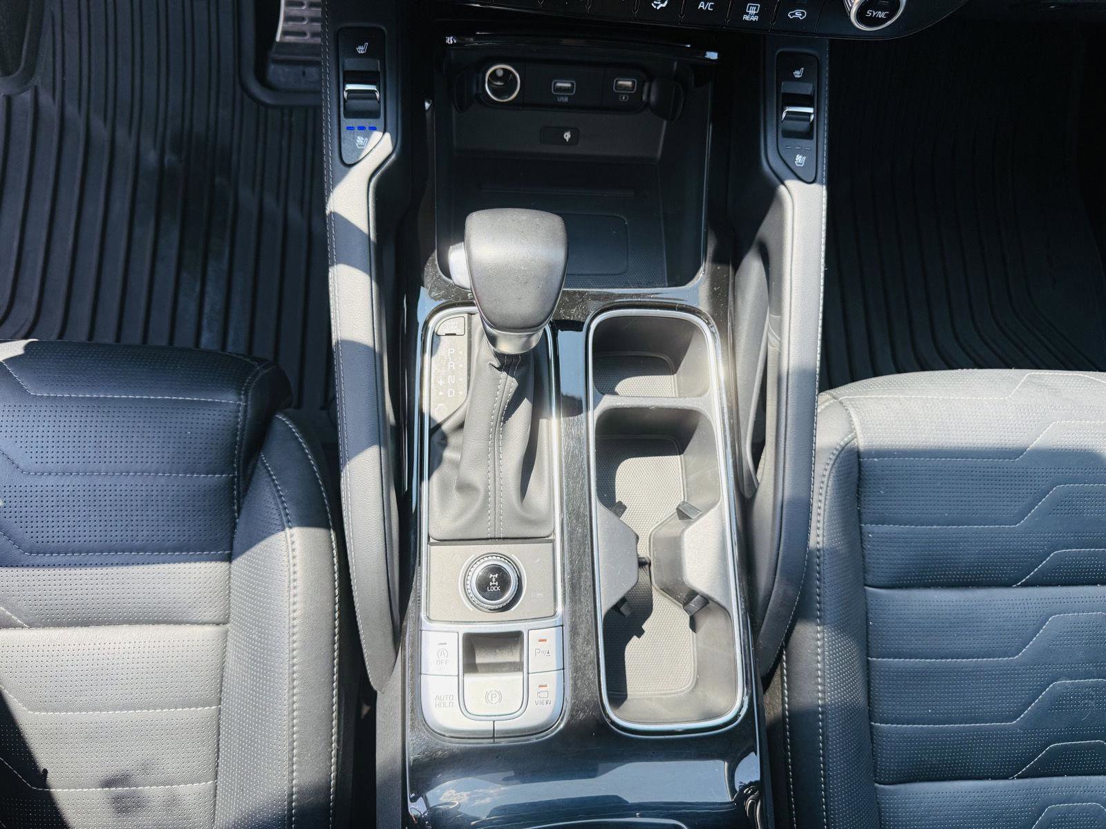 Used 2022 Kia Telluride SX w/ SX Prestige Package image 25