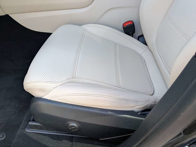 Used 2024 Mercedes-Benz GLC 300 4MATIC image 24