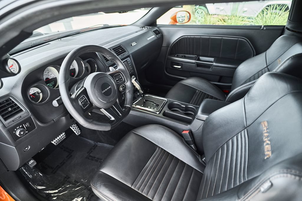Used 2014 Dodge Challenger R/T RWD image 2