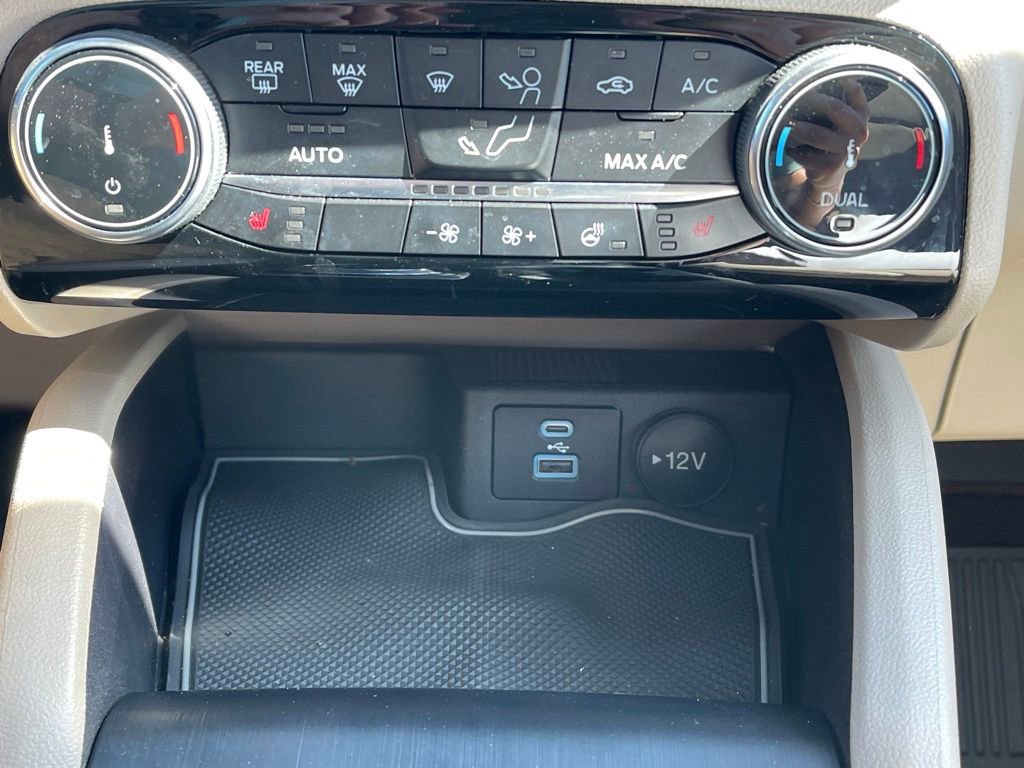 Used 2022 Ford Escape SEL image 15