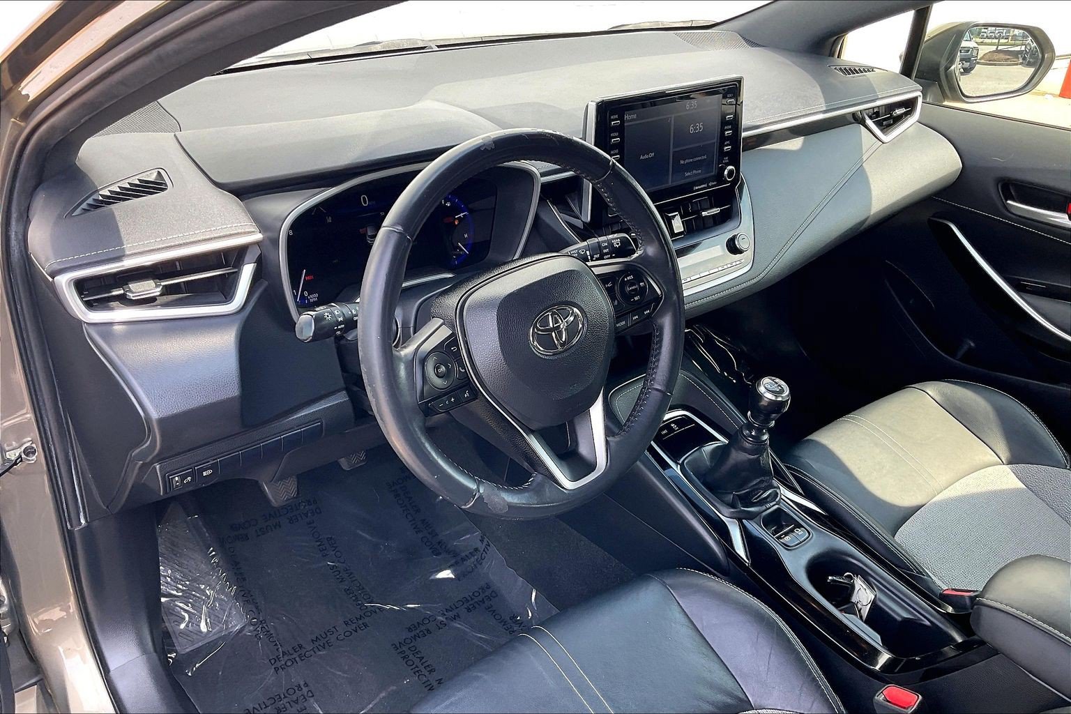 Used 2019 Toyota Corolla XSE FWD image 18