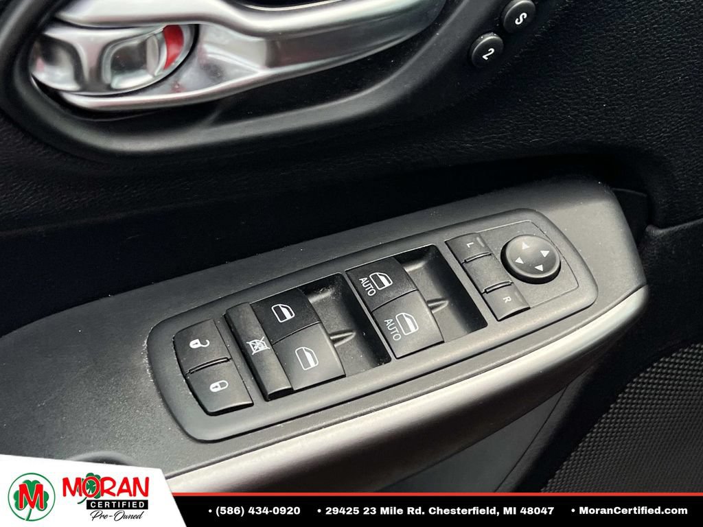 Used 2020 Jeep Cherokee Limited AWD/4WD image 15