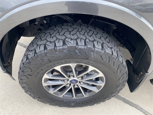 Used 2020 Ford F150 Lariat image 17