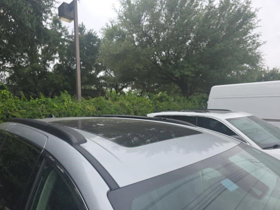 Used 2023 Chrysler Pacifica Limited w/ Uconnect Theater Family Group FWD image 8