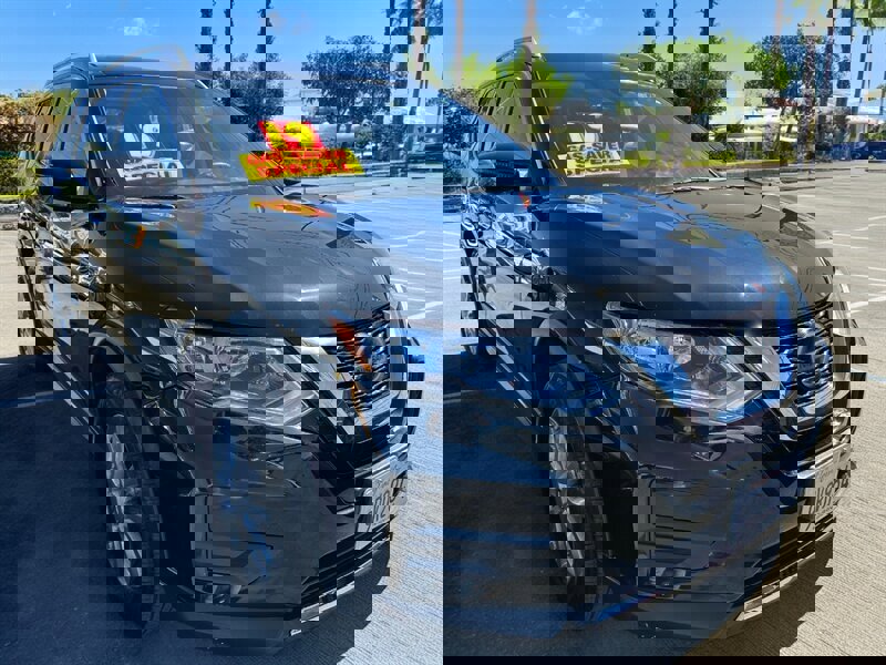 Used 2019 Nissan Rogue SV image 36