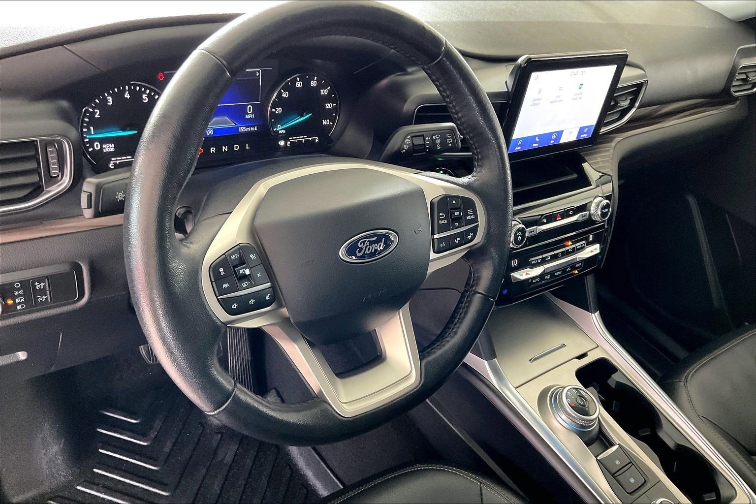 Used 2021 Ford Explorer Limited w/ Equipment Group 301A AWD/4WD image 17