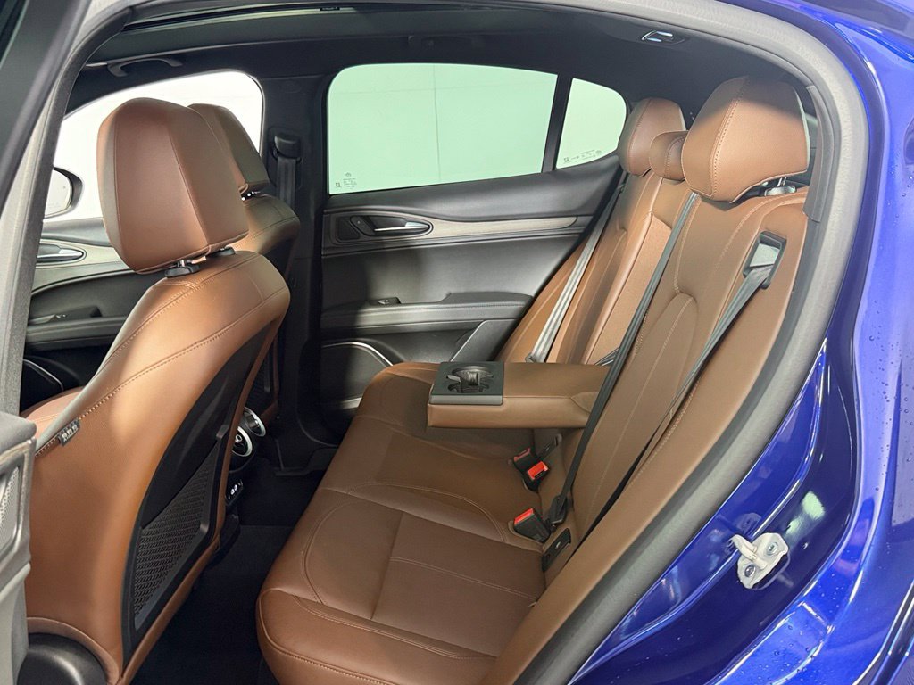 Used 2023 Alfa Romeo Stelvio Ti AWD/4WD image 26