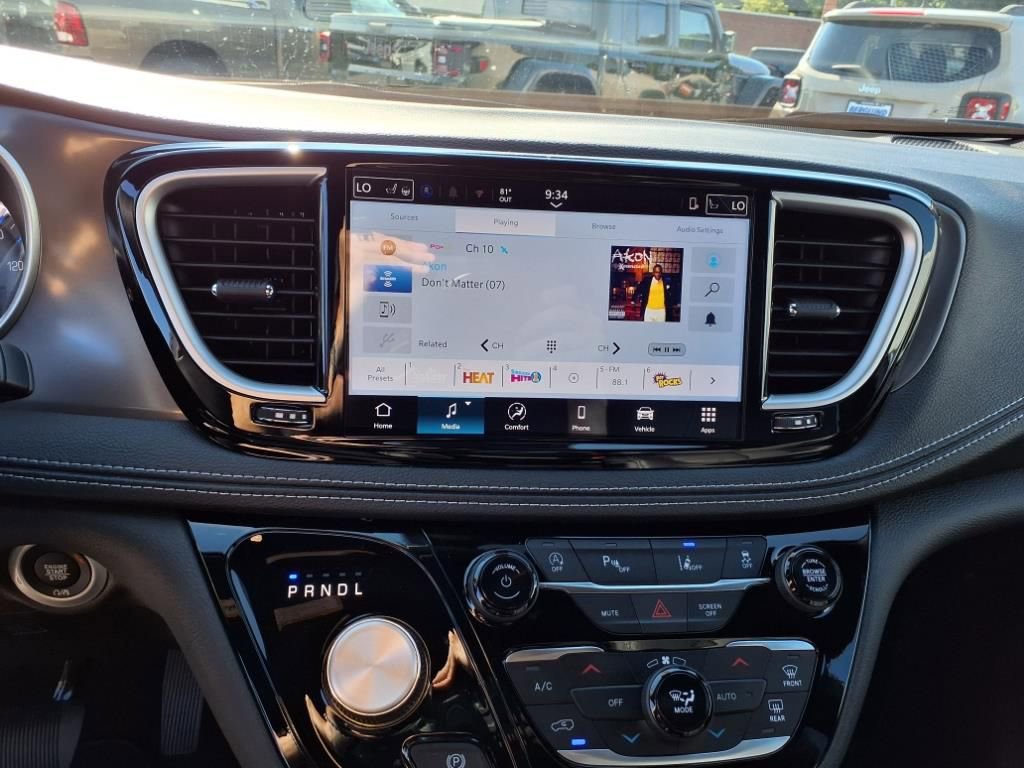 New 2026 Chrysler Pacifica Select image 14