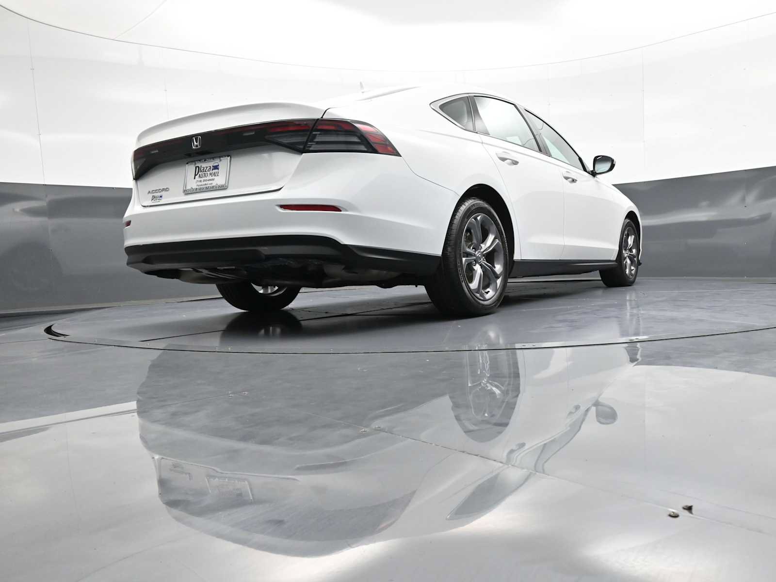 Certified 2024 Honda Accord EX image 29