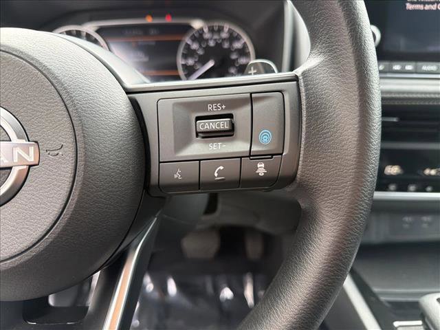 Used 2024 Nissan Rogue SV image 16