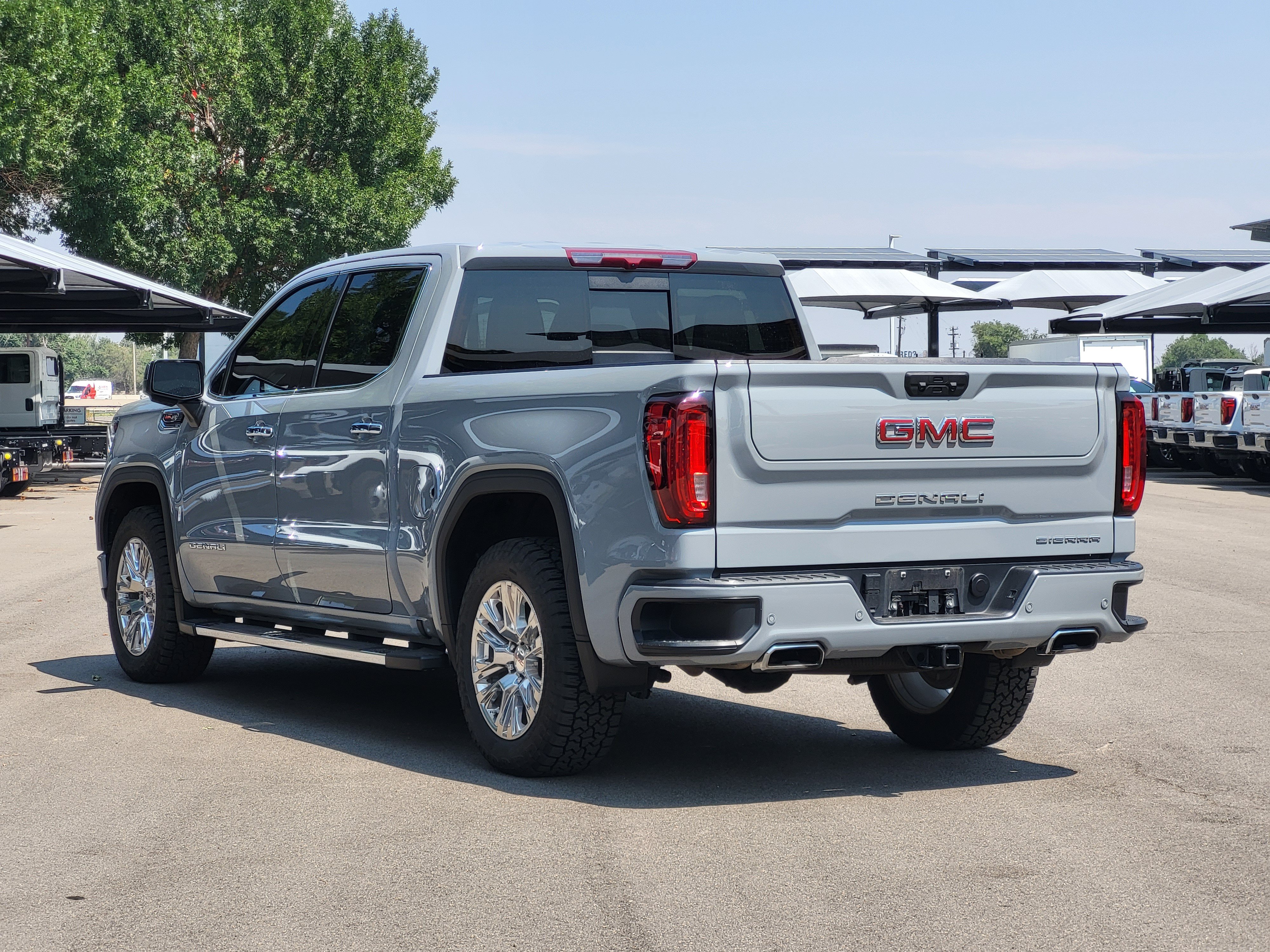 Used 2025 GMC Sierra 1500 Denali AWD/4WD image 5