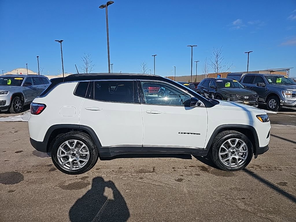 Used 2025 Jeep Compass Limited image 6