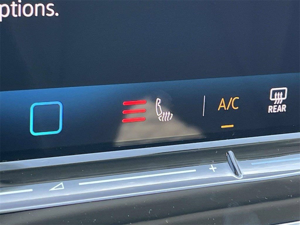 Used 2025 Volkswagen Tiguan S FWD image 29