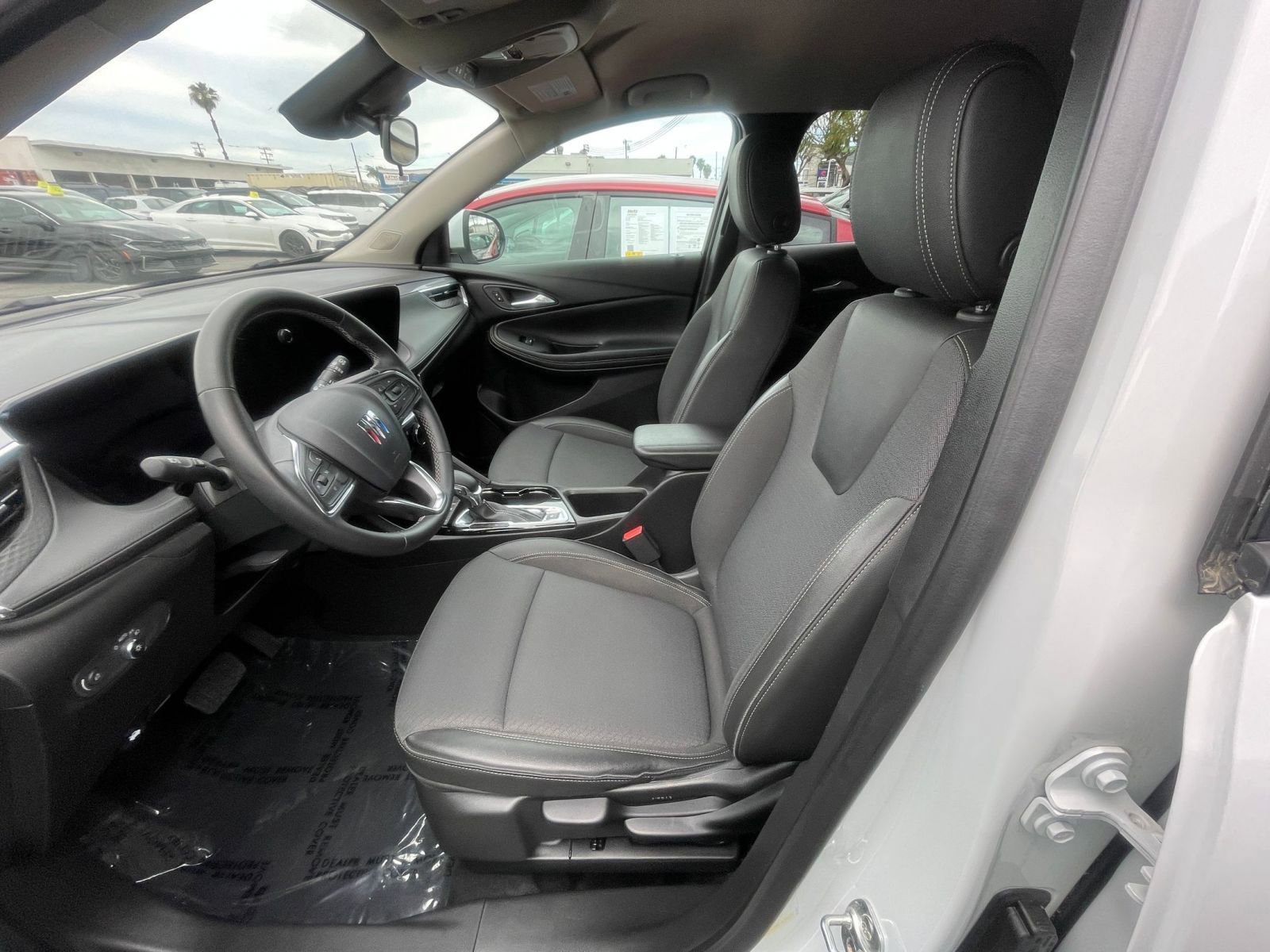 Used 2025 Buick Encore GX Preferred FWD image 28