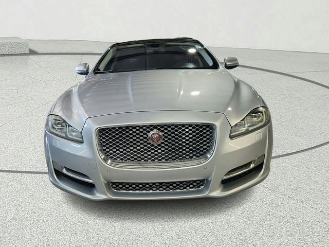 Used 2017 Jaguar XJ L Portfolio RWD image 6