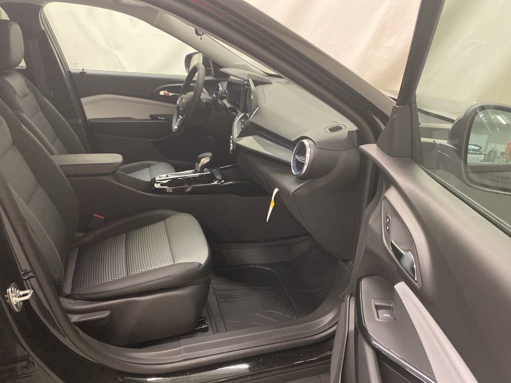 New 2026 Chevrolet Trax LT w/ Driver Confidence Package image 47