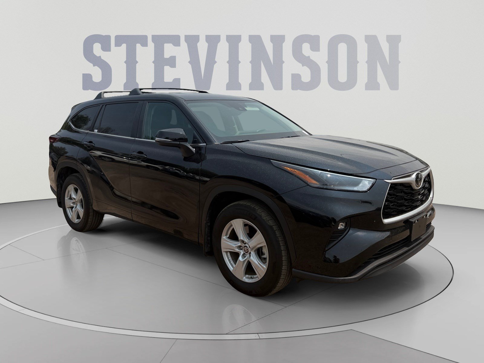 Used 2024 Toyota Highlander LE AWD/4WD image 7