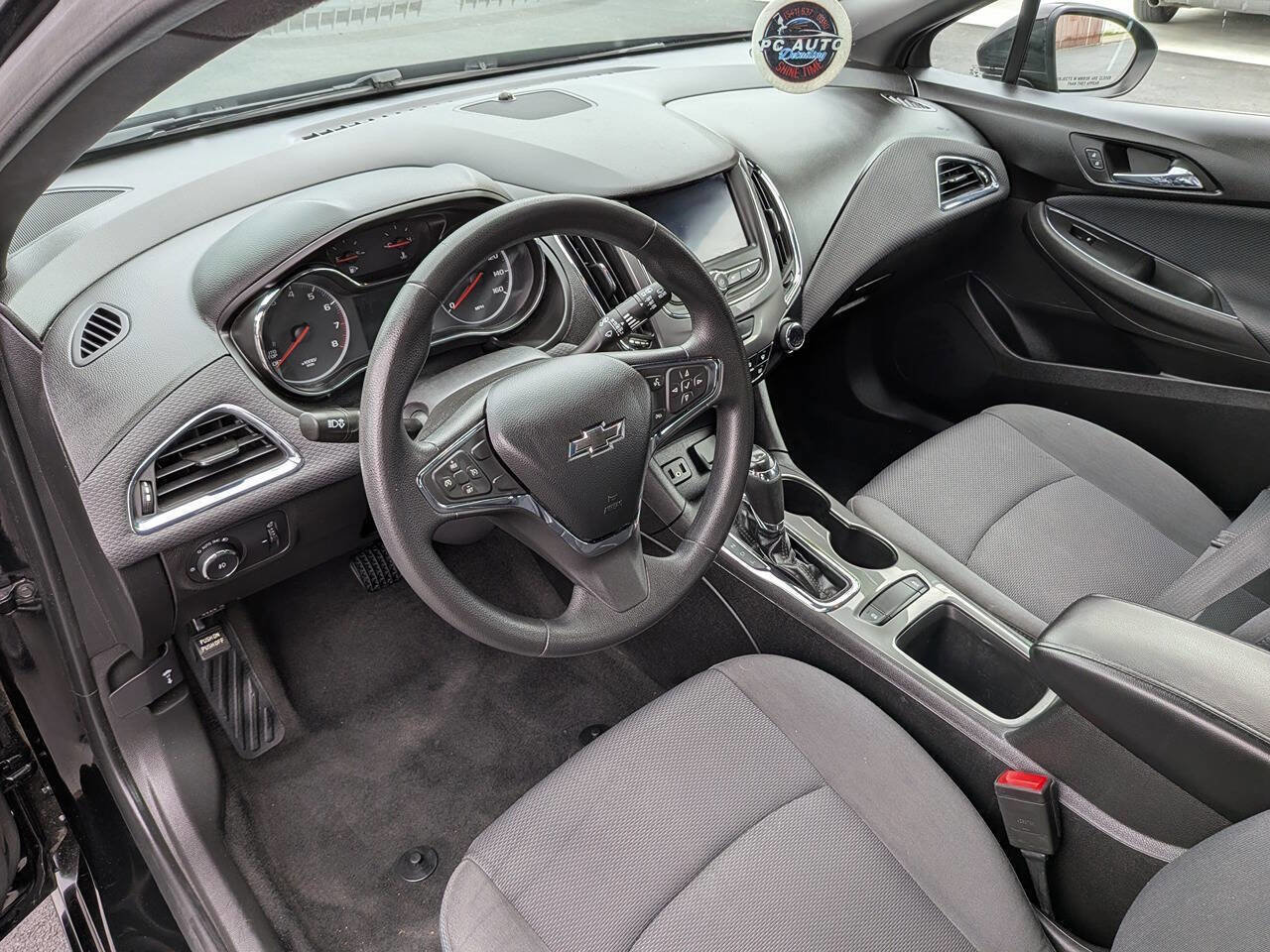Used 2019 Chevrolet Cruze LT w/ RS Package FWD image 6