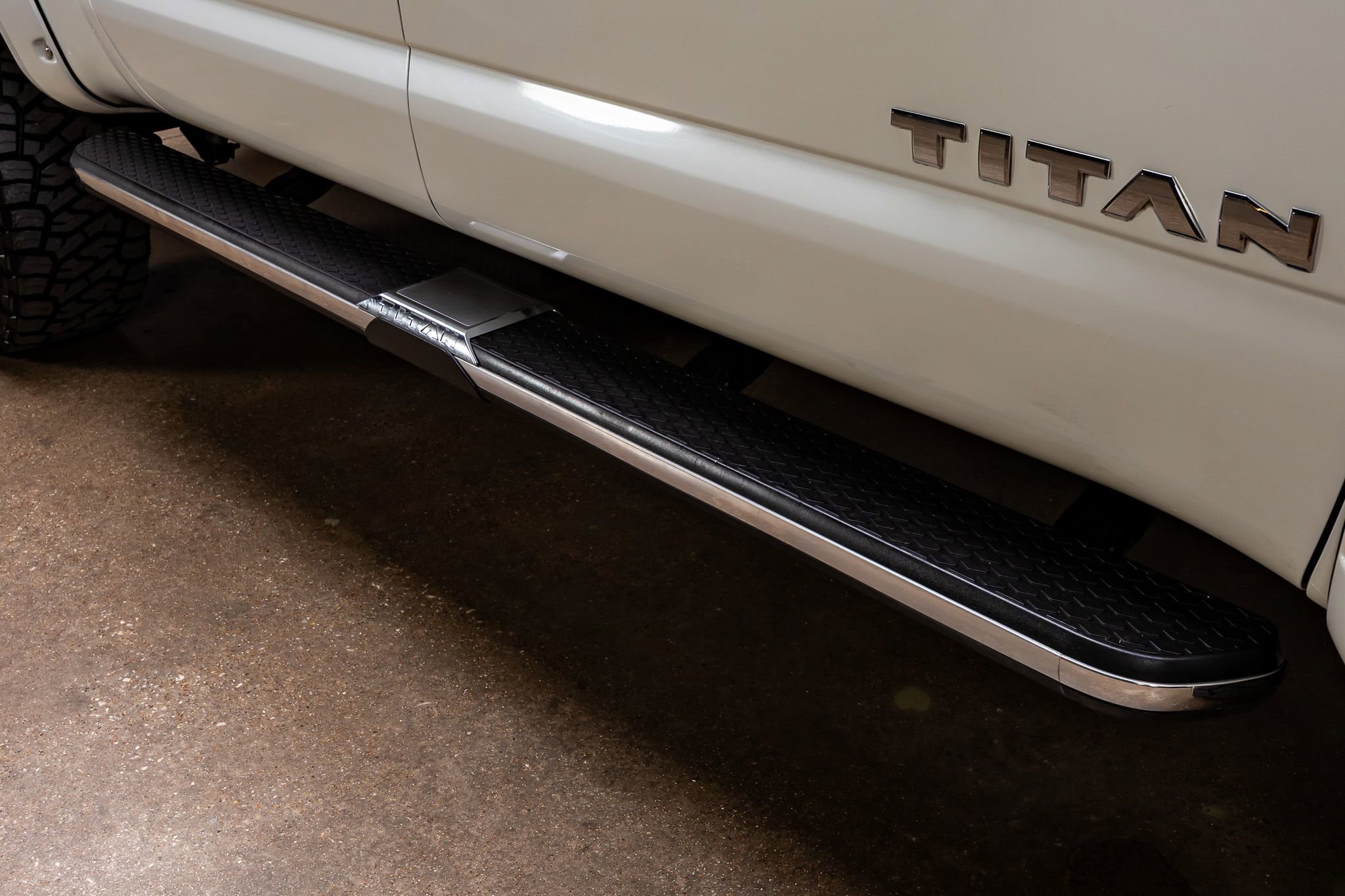 Used 2017 Nissan Titan PRO-4X image 12