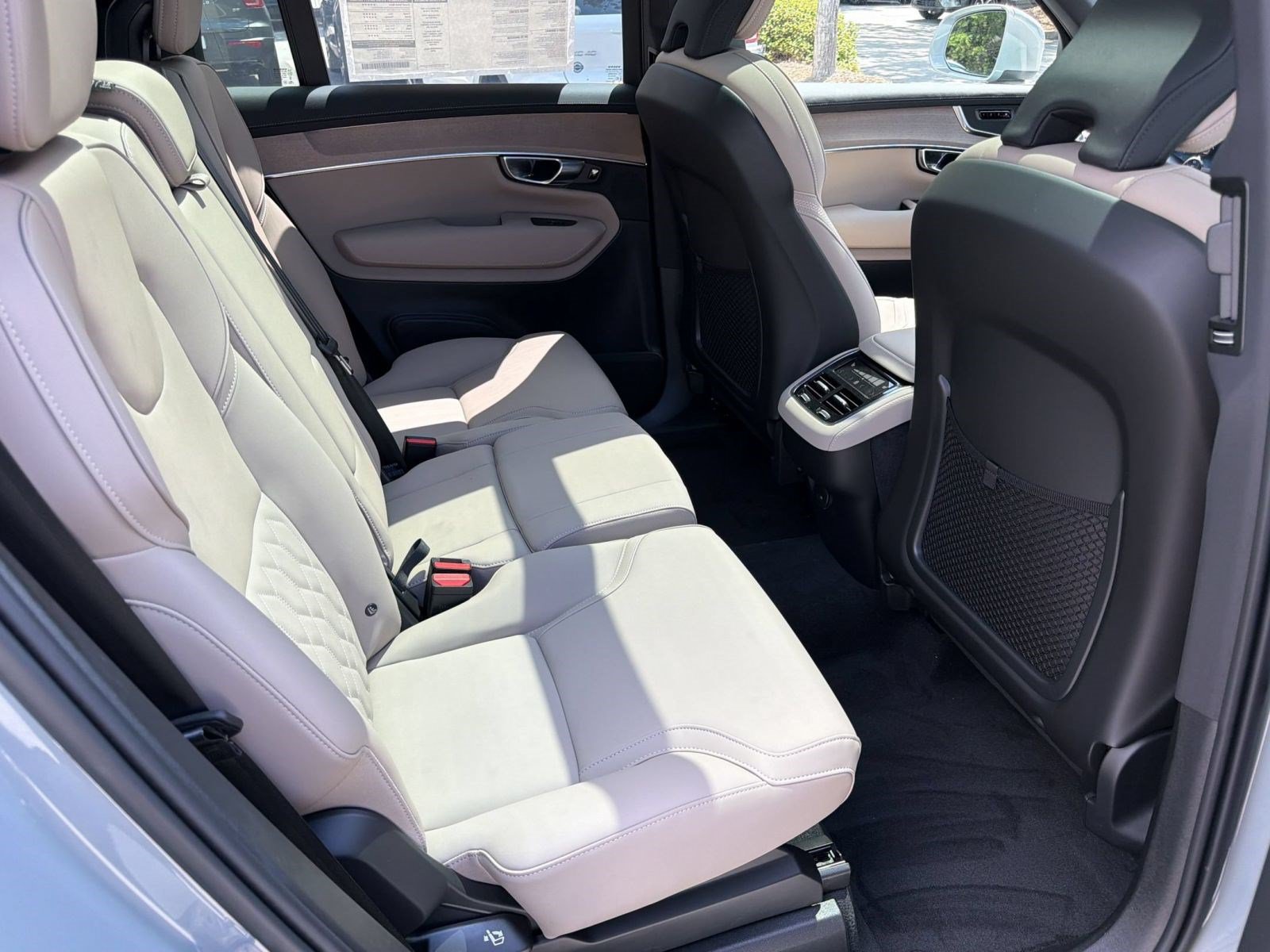 New 2026 Volvo XC90 B6 Plus w/ Protection Package Premier AWD/4WD image 30