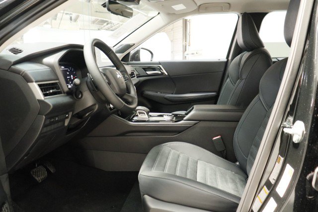 New 2026 Mitsubishi Outlander SE FWD image 6