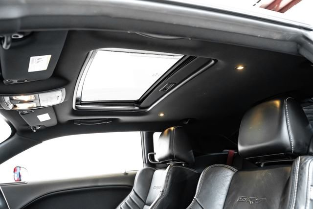 Used 2016 Dodge Challenger SRT w/ Technology Group image 23