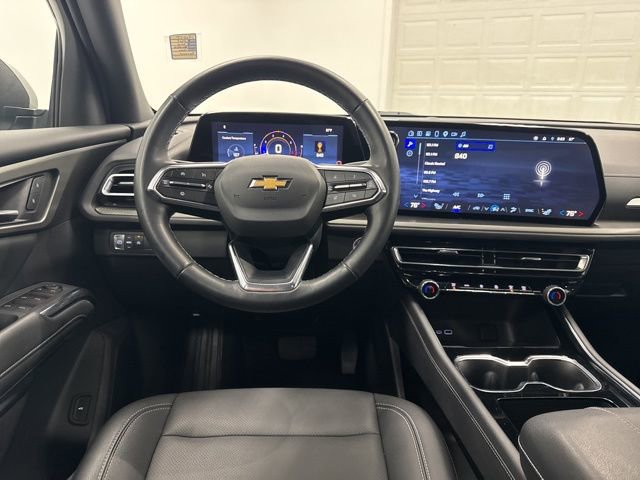 Used 2025 Chevrolet Traverse LT FWD image 22