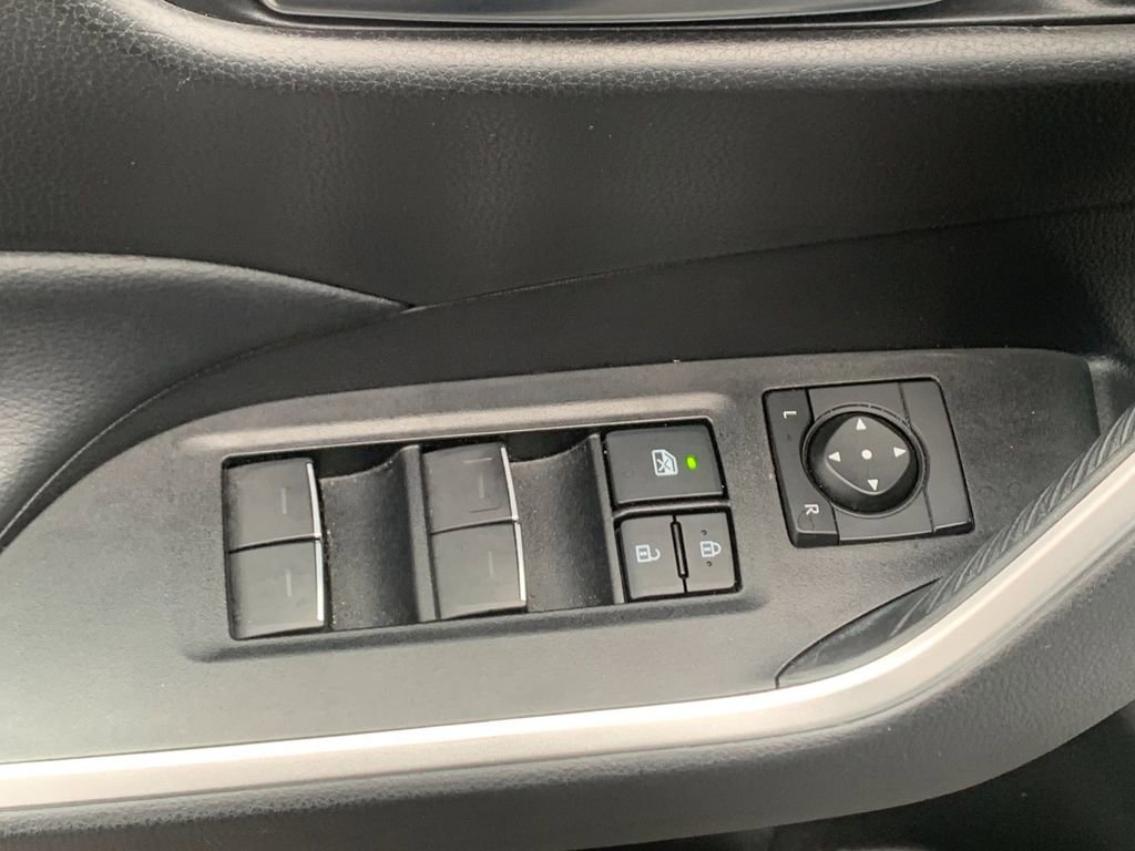 Used 2022 Toyota RAV4 XLE image 12