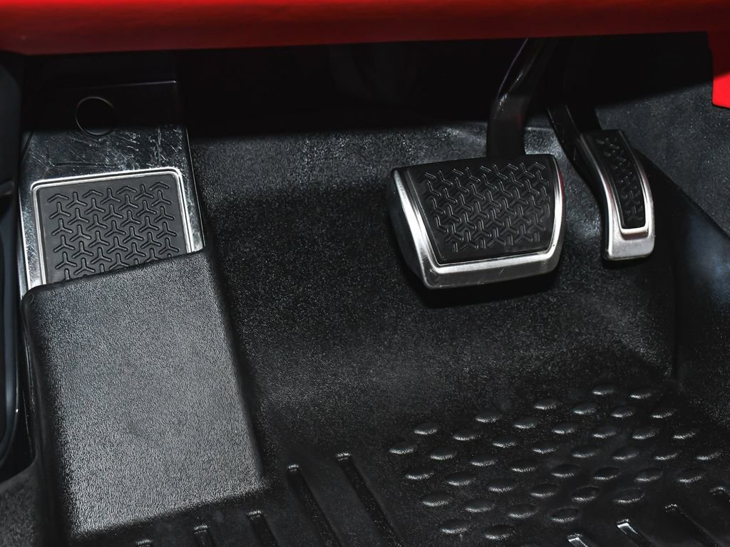 Used 2022 Lamborghini Urus AWD/4WD image 25