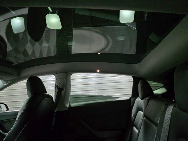 Used 2021 Tesla Model Y Performance image 17