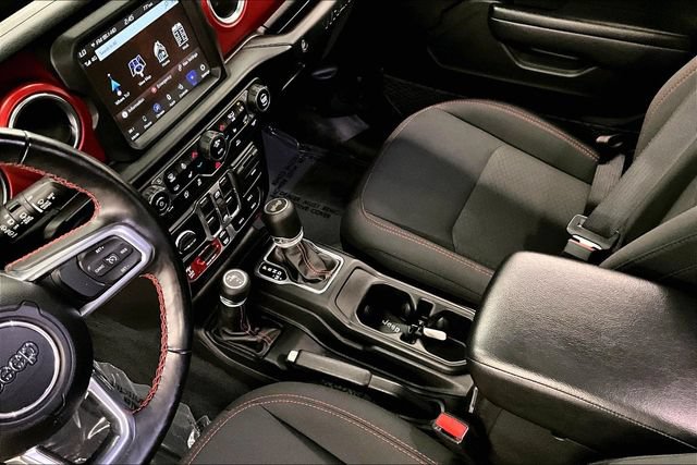 Used 2022 Jeep Wrangler Unlimited Rubicon w/ Dual Top Group AWD/4WD image 16