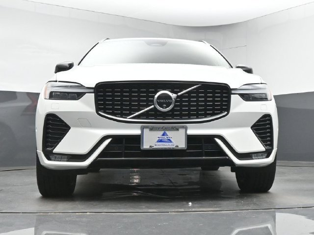 Used 2024 Volvo XC60 B5 Plus w/ Protection Package Premier AWD/4WD image 32