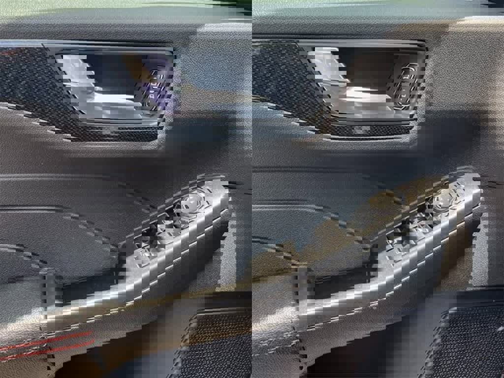 New 2024 Ford Escape ST-Line w/ Equipment Group 301A image 18