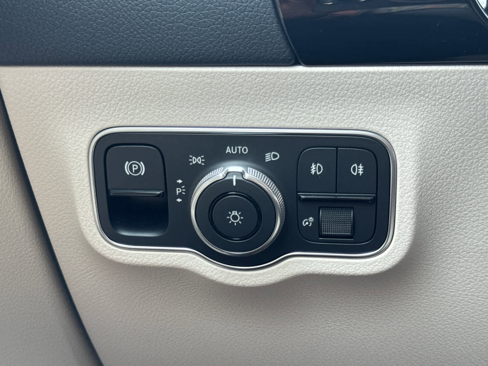 Used 2025 Mercedes-Benz GLA 250 image 24