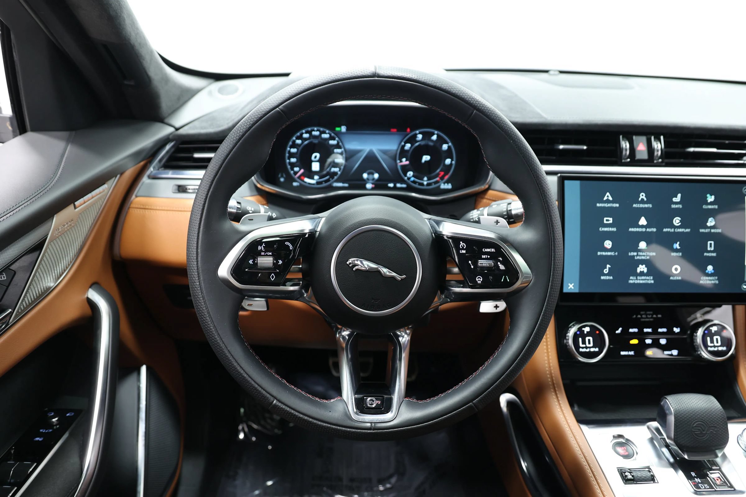 Used 2022 Jaguar F-PACE SVR AWD/4WD image 28