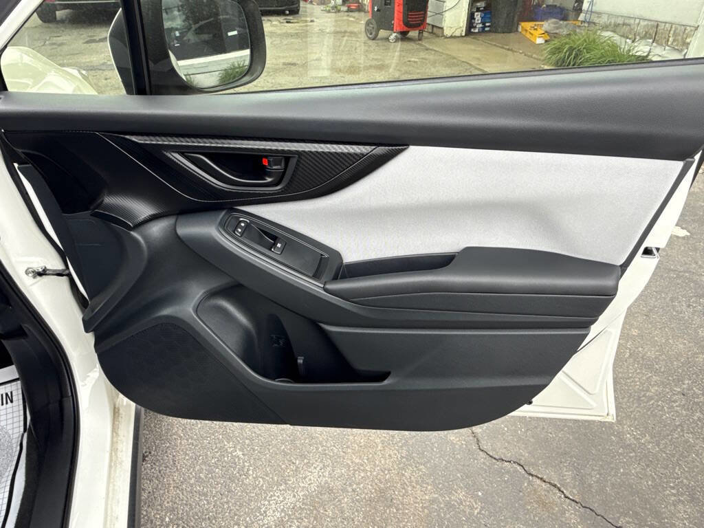 Used 2019 Subaru Crosstrek 2.0i Premium image 32