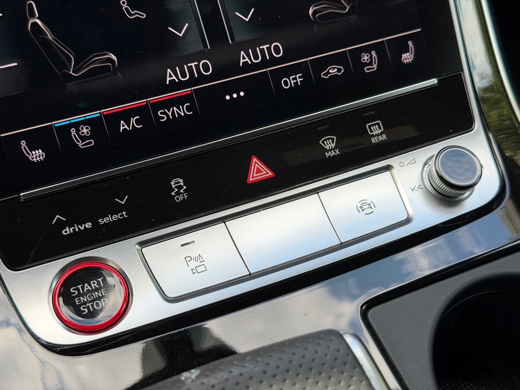 Used 2022 Audi SQ8 Prestige AWD/4WD image 44